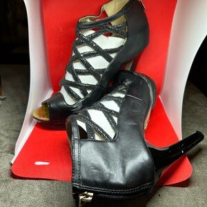 Ladies 5 inch zip up the back sandals